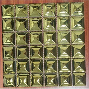 Mosaik-Rückwand aus Edelstahl